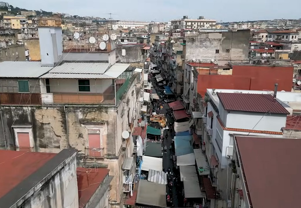Veduta dall'alto di un quartiere di Napoli