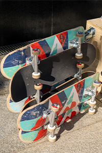 Skateboard impilati